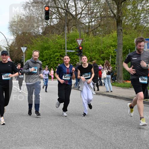 12.04.2026 - 45. Internationalen Wilhelmsburger Insellauf J. Mangold http://msf.ph/oto/9511930 12.04.2026 13:04:37 Ziel 5248, 5064, 4048, 5423, 5066, 5458, 5728, 5724, 2798, 5088, 5864, 3964, 2891, 4314, 5096, 5808, 5477, 3068, 3068, 5144, 5002, 5427, 4610, 5128, 5098, 5235, 5234, 5128, 5098, 5235, 5234, 5504, 2139, 3001, 2443, 5862, 5110, 4892, 5752, 3817 meine-sportfotos.de