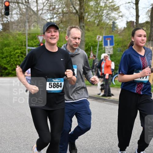 12.04.2026 - 45. Internationalen Wilhelmsburger Insellauf J. Mangold http://msf.ph/oto/9511953 12.04.2026 13:04:39 Ziel 5248, 5064, 4048, 5423, 5066, 5458, 5728, 5724, 2798, 5088, 5864, 3964, 2891, 4314, 5096, 5808, 5477, 3068, 5144, 5144, 5002, 5427, 4610, 5128, 5098, 5235, 5234, 5504, 2139, 3001, 2443, 3001, 2443, 5862, 5110, 4892, 5752, 3817, 5580 meine-sportfotos.de
