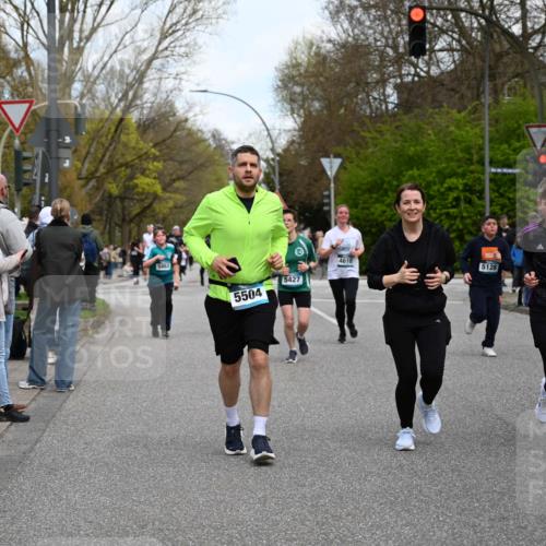 12.04.2026 - 45. Internationalen Wilhelmsburger Insellauf J. Mangold http://msf.ph/oto/9511975 12.04.2026 13:04:43 Ziel 5064, 4048, 5423, 5066, 5458, 5728, 5724, 2798, 5088, 5864, 3964, 2891, 4314, 5096, 5808, 5477, 3068, 5144, 5002, 5427, 5427, 4610, 5128, 5098, 5235, 5234, 5504, 2139, 3001, 2443, 5862, 5110, 4892, 5752, 3817, 5580, 2433, 5102, 5295 meine-sportfotos.de