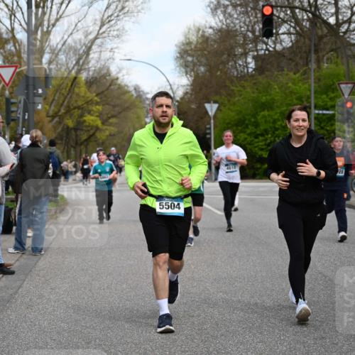 12.04.2026 - 45. Internationalen Wilhelmsburger Insellauf J. Mangold http://msf.ph/oto/9511979 12.04.2026 13:04:44 Ziel 4048, 5423, 5066, 5458, 5728, 5724, 2798, 5088, 5864, 3964, 2891, 4314, 5096, 5808, 5477, 3068, 5144, 5002, 5427, 4610, 5128, 5098, 5235, 5234, 5504, 2139, 3001, 2443, 5862, 5110, 4892, 5752, 5752, 3817, 5580, 2433, 5102, 5295, 3025, 3030 meine-sportfotos.de