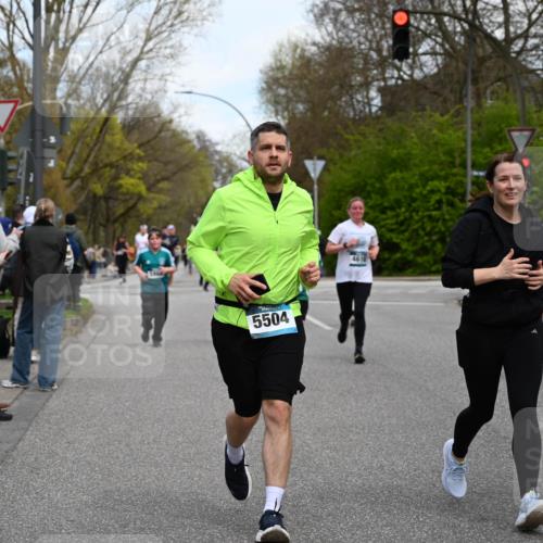 12.04.2026 - 45. Internationalen Wilhelmsburger Insellauf J. Mangold http://msf.ph/oto/9511983 12.04.2026 13:04:44 Ziel 4048, 5423, 5066, 5458, 5728, 5724, 2798, 5088, 5864, 3964, 2891, 4314, 5096, 5808, 5477, 3068, 5144, 5002, 5427, 4610, 5128, 5098, 5235, 5234, 5504, 2139, 3001, 2443, 5862, 5110, 4892, 5752, 5752, 3817, 5580, 2433, 5102, 5295, 3025, 3030 meine-sportfotos.de