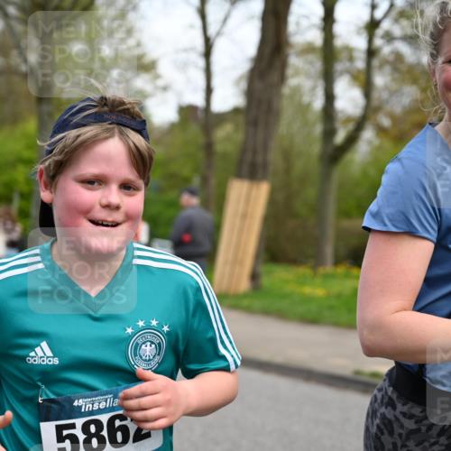 12.04.2026 - 45. Internationalen Wilhelmsburger Insellauf J. Mangold http://msf.ph/oto/9512014 12.04.2026 13:04:51 Ziel 5088, 5864, 3964, 2891, 4314, 5096, 5808, 5477, 3068, 5144, 5002, 5427, 4610, 5128, 5098, 5235, 5234, 5504, 2139, 3001, 2443, 3001, 2443, 5862, 5110, 4892, 5752, 3817, 5580, 5580, 2433, 5102, 5295, 3025, 3030, 5476, 4105, 3934, 5597, 5249 meine-sportfotos.de