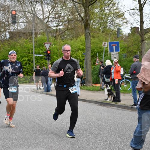 12.04.2026 - 45. Internationalen Wilhelmsburger Insellauf J. Mangold http://msf.ph/oto/9512017 12.04.2026 13:04:53 Ziel 5088, 5864, 3964, 2891, 4314, 5096, 5808, 5477, 3068, 5144, 5002, 5427, 4610, 5128, 5098, 5235, 5234, 5504, 2139, 3001, 2443, 5862, 5110, 4892, 5862, 5110, 4892, 5752, 3817, 5580, 2433, 5102, 5102, 5295, 3025, 3030, 5476, 4105, 3934, 5597, 5249, 5263, 5414 meine-sportfotos.de