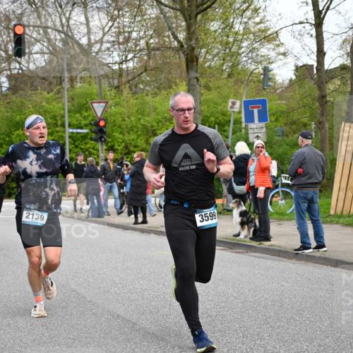 12.04.2026 - 45. Internationalen Wilhelmsburger Insellauf J. Mangold http://msf.ph/oto/9512021 12.04.2026 13:04:53 Ziel 5088, 5864, 3964, 2891, 4314, 5096, 5808, 5477, 3068, 5144, 5002, 5427, 4610, 5128, 5098, 5235, 5234, 5504, 2139, 3001, 2443, 5862, 5110, 4892, 5862, 5110, 4892, 5752, 3817, 5580, 2433, 5102, 5102, 5295, 3025, 3030, 5476, 4105, 3934, 5597, 5249, 5263, 5414 meine-sportfotos.de