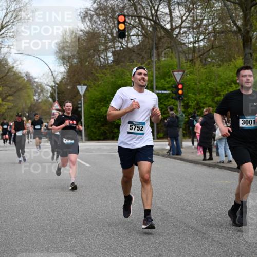 12.04.2026 - 45. Internationalen Wilhelmsburger Insellauf J. Mangold http://msf.ph/oto/9512043 12.04.2026 13:04:56 Ziel 5864, 3964, 2891, 4314, 5096, 5808, 5477, 3068, 5144, 5002, 5427, 4610, 5128, 5098, 5235, 5234, 5504, 2139, 3001, 2443, 5862, 5110, 4892, 5752, 5752, 3817, 5580, 2433, 5102, 5295, 3025, 3030, 3025, 3030, 5476, 4105, 3934, 5597, 5249, 5263, 5414, 4126 meine-sportfotos.de