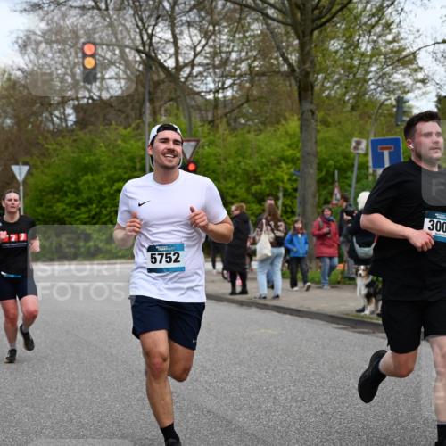 12.04.2026 - 45. Internationalen Wilhelmsburger Insellauf J. Mangold http://msf.ph/oto/9512049 12.04.2026 13:04:56 Ziel 5864, 3964, 2891, 4314, 5096, 5808, 5477, 3068, 5144, 5002, 5427, 4610, 5128, 5098, 5235, 5234, 5504, 2139, 3001, 2443, 5862, 5110, 4892, 5752, 5752, 3817, 5580, 2433, 5102, 5295, 3025, 3030, 3025, 3030, 5476, 4105, 3934, 5597, 5249, 5263, 5414, 4126 meine-sportfotos.de