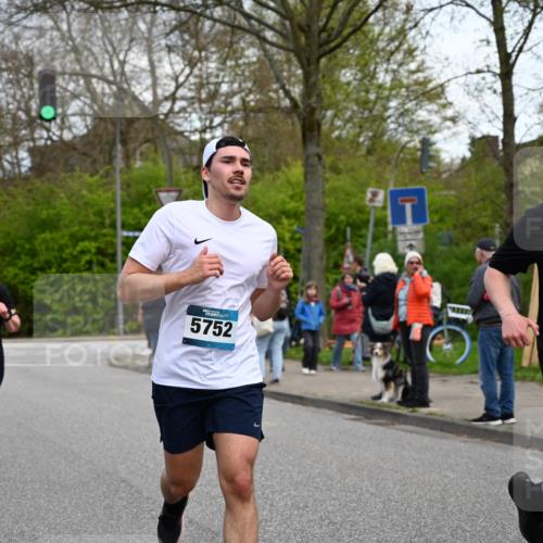 12.04.2026 - 45. Internationalen Wilhelmsburger Insellauf J. Mangold http://msf.ph/oto/9512053 12.04.2026 13:04:56 Ziel 5864, 3964, 2891, 4314, 5096, 5808, 5477, 3068, 5144, 5002, 5427, 4610, 5128, 5098, 5235, 5234, 5504, 2139, 3001, 2443, 5862, 5110, 4892, 5752, 5752, 3817, 5580, 2433, 5102, 5295, 3025, 3030, 3025, 3030, 5476, 4105, 3934, 5597, 5249, 5263, 5414, 4126 meine-sportfotos.de