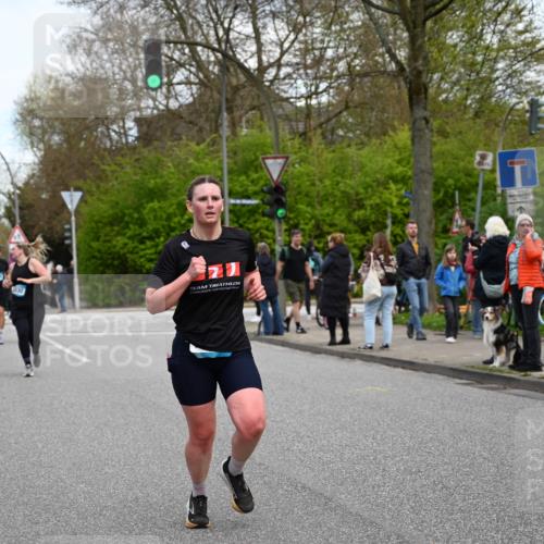 12.04.2026 - 45. Internationalen Wilhelmsburger Insellauf J. Mangold http://msf.ph/oto/9512060 12.04.2026 13:04:57 Ziel 5864, 3964, 2891, 4314, 5096, 5808, 5477, 3068, 5144, 5002, 5427, 4610, 5128, 5098, 5235, 5234, 5504, 2139, 3001, 2443, 5862, 5110, 4892, 5752, 3817, 5580, 2433, 5102, 5295, 3025, 3030, 5476, 4105, 3934, 5597, 5249, 5263, 5414, 4126, 3782, 3164 meine-sportfotos.de