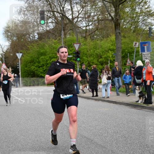 12.04.2026 - 45. Internationalen Wilhelmsburger Insellauf J. Mangold http://msf.ph/oto/9512061 12.04.2026 13:04:57 Ziel 5864, 3964, 2891, 4314, 5096, 5808, 5477, 3068, 5144, 5002, 5427, 4610, 5128, 5098, 5235, 5234, 5504, 2139, 3001, 2443, 5862, 5110, 4892, 5752, 3817, 5580, 2433, 5102, 5295, 3025, 3030, 5476, 4105, 3934, 5597, 5249, 5263, 5414, 4126, 3782, 3164 meine-sportfotos.de