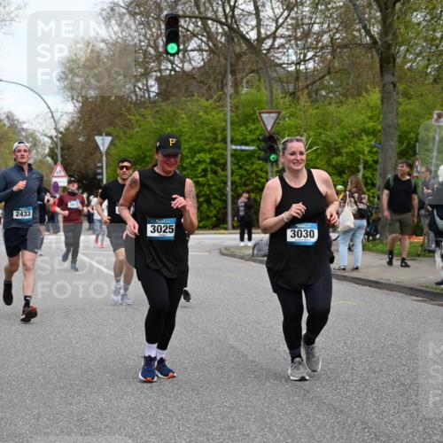 12.04.2026 - 45. Internationalen Wilhelmsburger Insellauf J. Mangold http://msf.ph/oto/9512070 12.04.2026 13:05:02 Ziel 3068, 5144, 5002, 5427, 4610, 5128, 5098, 5235, 5234, 5504, 2139, 3001, 2443, 5862, 5110, 4892, 5752, 3817, 5580, 2433, 5102, 5295, 3025, 3030, 5476, 4105, 3934, 5597, 5249, 5263, 5414, 4126, 3782, 3164, 4452, 4775, 5486, 4619 meine-sportfotos.de