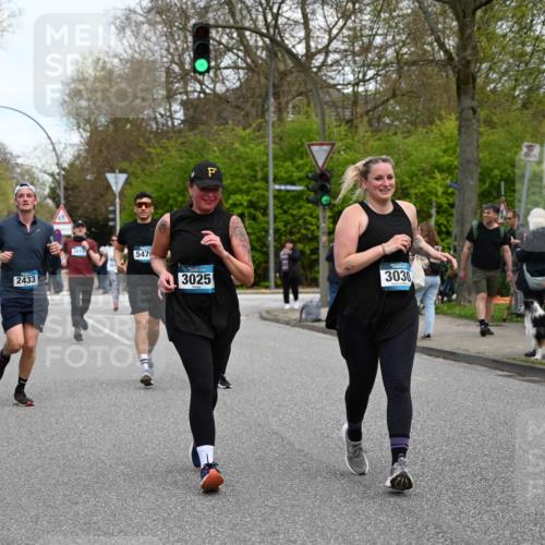 12.04.2026 - 45. Internationalen Wilhelmsburger Insellauf J. Mangold http://msf.ph/oto/9512072 12.04.2026 13:05:02 Ziel 3068, 5144, 5002, 5427, 4610, 5128, 5098, 5235, 5234, 5504, 2139, 3001, 2443, 5862, 5110, 4892, 5752, 3817, 5580, 2433, 5102, 5295, 3025, 3030, 5476, 4105, 3934, 5597, 5249, 5263, 5414, 4126, 3782, 3164, 4452, 4775, 5486, 4619 meine-sportfotos.de