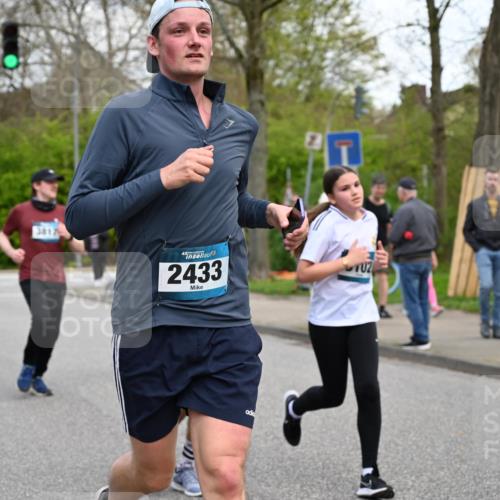 12.04.2026 - 45. Internationalen Wilhelmsburger Insellauf J. Mangold http://msf.ph/oto/9512096 12.04.2026 13:05:05 Ziel 5002, 5427, 4610, 5128, 5098, 5235, 5234, 5504, 2139, 3001, 2443, 5862, 5110, 4892, 5752, 3817, 5580, 2433, 5102, 5102, 5295, 3025, 3030, 5476, 4105, 3934, 5597, 5249, 5263, 5414, 5414, 4126, 3782, 3164, 4452, 4775, 5486, 4619, 3316 meine-sportfotos.de
