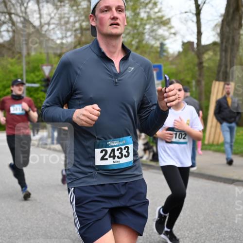 12.04.2026 - 45. Internationalen Wilhelmsburger Insellauf J. Mangold http://msf.ph/oto/9512098 12.04.2026 13:05:05 Ziel 5002, 5427, 4610, 5128, 5098, 5235, 5234, 5504, 2139, 3001, 2443, 5862, 5110, 4892, 5752, 3817, 5580, 2433, 5102, 5102, 5295, 3025, 3030, 5476, 4105, 3934, 5597, 5249, 5263, 5414, 5414, 4126, 3782, 3164, 4452, 4775, 5486, 4619, 3316 meine-sportfotos.de