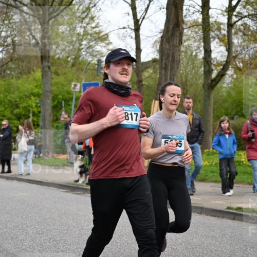 12.04.2026 - 45. Internationalen Wilhelmsburger Insellauf J. Mangold http://msf.ph/oto/9512111 12.04.2026 13:05:07 Ziel 5002, 5427, 4610, 5128, 5098, 5235, 5234, 5504, 2139, 3001, 2443, 5862, 5110, 4892, 5752, 3817, 5580, 2433, 5102, 5295, 3025, 3030, 5476, 4105, 3934, 5597, 5249, 5263, 5414, 4126, 3782, 3164, 4452, 4775, 5486, 4619, 3316, 4219 meine-sportfotos.de