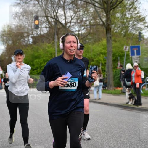 12.04.2026 - 45. Internationalen Wilhelmsburger Insellauf J. Mangold http://msf.ph/oto/9512130 12.04.2026 13:05:09 Ziel 4610, 5128, 5098, 5235, 5234, 5504, 2139, 3001, 2443, 5862, 5110, 4892, 5752, 3817, 5580, 2433, 5102, 5295, 3025, 3030, 5476, 4105, 3934, 5597, 5249, 5263, 5414, 4126, 3782, 3164, 3782, 3164, 4452, 4775, 5486, 4619, 3316, 4219, 5848 meine-sportfotos.de