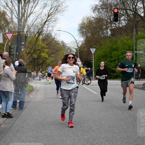 12.04.2026 - 45. Internationalen Wilhelmsburger Insellauf J. Mangold http://msf.ph/oto/9512138 12.04.2026 13:05:11 Ziel 5128, 5098, 5235, 5234, 5504, 2139, 3001, 2443, 5862, 5110, 4892, 5752, 3817, 5580, 2433, 5102, 5295, 3025, 3030, 5476, 4105, 3934, 3934, 5597, 5249, 5263, 5414, 4126, 3782, 3164, 4452, 4775, 4775, 5486, 4619, 3316, 4219, 5848 meine-sportfotos.de