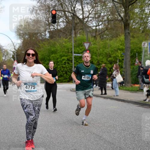 12.04.2026 - 45. Internationalen Wilhelmsburger Insellauf J. Mangold http://msf.ph/oto/9512143 12.04.2026 13:05:12 Ziel 5128, 5098, 5235, 5234, 5504, 2139, 3001, 2443, 5862, 5110, 4892, 5752, 3817, 5580, 2433, 5102, 5295, 3025, 3030, 5476, 4105, 3934, 5597, 5249, 5263, 5414, 4126, 3782, 3164, 4452, 4775, 5486, 4619, 3316, 4219, 5848 meine-sportfotos.de