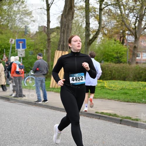 12.04.2026 - 45. Internationalen Wilhelmsburger Insellauf J. Mangold http://msf.ph/oto/9512191 12.04.2026 13:05:20 Ziel 5752, 3817, 5580, 2433, 5102, 5295, 3025, 3030, 5476, 4105, 3934, 5597, 5249, 5263, 5414, 4126, 4126, 3782, 3164, 4452, 4775, 5486, 4619, 3316, 4219, 5848, 5848, 2922, 3032 meine-sportfotos.de