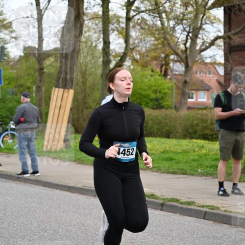 12.04.2026 - 45. Internationalen Wilhelmsburger Insellauf J. Mangold http://msf.ph/oto/9512193 12.04.2026 13:05:20 Ziel 5752, 3817, 5580, 2433, 5102, 5295, 3025, 3030, 5476, 4105, 3934, 5597, 5249, 5263, 5414, 4126, 4126, 3782, 3164, 4452, 4775, 5486, 4619, 3316, 4219, 5848, 5848, 2922, 3032 meine-sportfotos.de