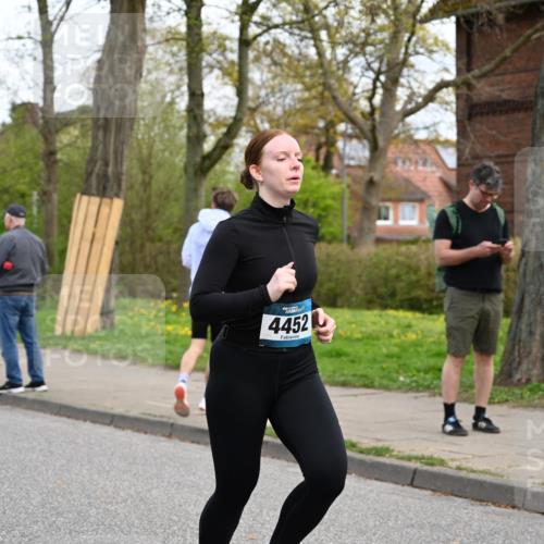 12.04.2026 - 45. Internationalen Wilhelmsburger Insellauf J. Mangold http://msf.ph/oto/9512194 12.04.2026 13:05:20 Ziel 5752, 3817, 5580, 2433, 5102, 5295, 3025, 3030, 5476, 4105, 3934, 5597, 5249, 5263, 5414, 4126, 4126, 3782, 3164, 4452, 4775, 5486, 4619, 3316, 4219, 5848, 5848, 2922, 3032 meine-sportfotos.de