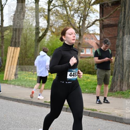 12.04.2026 - 45. Internationalen Wilhelmsburger Insellauf J. Mangold http://msf.ph/oto/9512195 12.04.2026 13:05:20 Ziel 5752, 3817, 5580, 2433, 5102, 5295, 3025, 3030, 5476, 4105, 3934, 5597, 5249, 5263, 5414, 4126, 4126, 3782, 3164, 4452, 4775, 5486, 4619, 3316, 4219, 5848, 5848, 2922, 3032 meine-sportfotos.de
