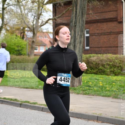 12.04.2026 - 45. Internationalen Wilhelmsburger Insellauf J. Mangold http://msf.ph/oto/9512198 12.04.2026 13:05:20 Ziel 5752, 3817, 5580, 2433, 5102, 5295, 3025, 3030, 5476, 4105, 3934, 5597, 5249, 5263, 5414, 4126, 4126, 3782, 3164, 4452, 4775, 5486, 4619, 3316, 4219, 5848, 5848, 2922, 3032 meine-sportfotos.de