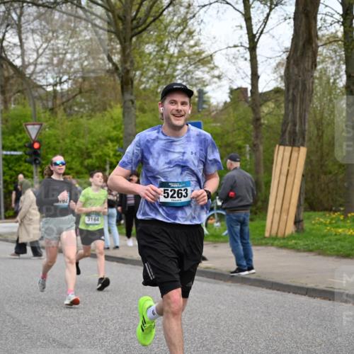 12.04.2026 - 45. Internationalen Wilhelmsburger Insellauf J. Mangold http://msf.ph/oto/9512208 12.04.2026 13:05:22 Ziel 3817, 5580, 2433, 5102, 5295, 3025, 3030, 5476, 4105, 3934, 5597, 5249, 5263, 5414, 4126, 3782, 3164, 4452, 4452, 4775, 5486, 4619, 3316, 4219, 5848, 2922, 3032, 4391 meine-sportfotos.de