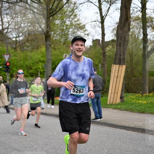 12.04.2026 - 45. Internationalen Wilhelmsburger Insellauf J. Mangold http://msf.ph/oto/9512209 12.04.2026 13:05:22 Ziel 3817, 5580, 2433, 5102, 5295, 3025, 3030, 5476, 4105, 3934, 5597, 5249, 5263, 5414, 4126, 3782, 3164, 4452, 4452, 4775, 5486, 4619, 3316, 4219, 5848, 2922, 3032, 4391 meine-sportfotos.de