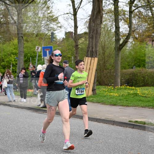 12.04.2026 - 45. Internationalen Wilhelmsburger Insellauf J. Mangold http://msf.ph/oto/9512218 12.04.2026 13:05:24 Ziel 3817, 5580, 2433, 5102, 5295, 3025, 3030, 5476, 4105, 3934, 5597, 5249, 5263, 5414, 4126, 3782, 3164, 4452, 4775, 5486, 4619, 3316, 4219, 5848, 2922, 3032, 4391, 5323, 4432 meine-sportfotos.de