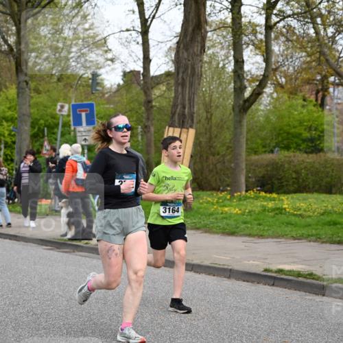 12.04.2026 - 45. Internationalen Wilhelmsburger Insellauf J. Mangold http://msf.ph/oto/9512219 12.04.2026 13:05:24 Ziel 3817, 5580, 2433, 5102, 5295, 3025, 3030, 5476, 4105, 3934, 5597, 5249, 5263, 5414, 4126, 3782, 3164, 4452, 4775, 5486, 4619, 3316, 4219, 5848, 2922, 3032, 4391, 5323, 4432 meine-sportfotos.de