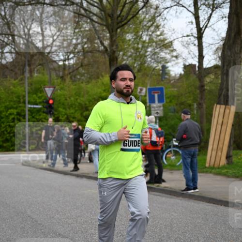 12.04.2026 - 45. Internationalen Wilhelmsburger Insellauf J. Mangold http://msf.ph/oto/9512231 12.04.2026 13:05:25 Ziel 3817, 5580, 2433, 5102, 5295, 3025, 3030, 5476, 4105, 3934, 5597, 5249, 5263, 5414, 4126, 3782, 3164, 4452, 4775, 5486, 4619, 3316, 4219, 5848, 2922, 3032, 4391, 5323, 4432, 4236 meine-sportfotos.de