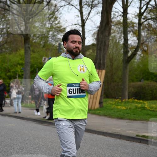 12.04.2026 - 45. Internationalen Wilhelmsburger Insellauf J. Mangold http://msf.ph/oto/9512236 12.04.2026 13:05:26 Ziel 3817, 5580, 2433, 5102, 5295, 3025, 3030, 5476, 4105, 3934, 5597, 5249, 5263, 5414, 4126, 3782, 3164, 4452, 4775, 5486, 4619, 5486, 4619, 3316, 4219, 5848, 2922, 3032, 4391, 5323, 4432, 4236 meine-sportfotos.de