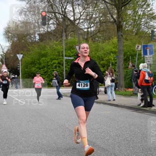12.04.2026 - 45. Internationalen Wilhelmsburger Insellauf J. Mangold http://msf.ph/oto/9512238 12.04.2026 13:05:27 Ziel 5580, 2433, 5102, 5295, 3025, 3030, 5476, 4105, 3934, 5597, 5249, 5263, 5414, 4126, 3782, 3164, 4452, 4775, 5486, 4619, 3316, 4219, 5848, 2922, 3032, 4391, 5323, 4432, 4236, 5677 meine-sportfotos.de