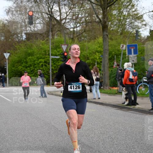 12.04.2026 - 45. Internationalen Wilhelmsburger Insellauf J. Mangold http://msf.ph/oto/9512239 12.04.2026 13:05:27 Ziel 5580, 2433, 5102, 5295, 3025, 3030, 5476, 4105, 3934, 5597, 5249, 5263, 5414, 4126, 3782, 3164, 4452, 4775, 5486, 4619, 3316, 4219, 5848, 2922, 3032, 4391, 5323, 4432, 4236, 5677 meine-sportfotos.de