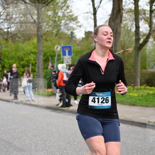 12.04.2026 - 45. Internationalen Wilhelmsburger Insellauf J. Mangold http://msf.ph/oto/9512248 12.04.2026 13:05:28 Ziel 5580, 2433, 5102, 5295, 3025, 3030, 5476, 4105, 3934, 5597, 5249, 5263, 5414, 4126, 3782, 3164, 4452, 4775, 5486, 4619, 3316, 3316, 4219, 5848, 2922, 3032, 4391, 5323, 4432, 4236, 5677 meine-sportfotos.de