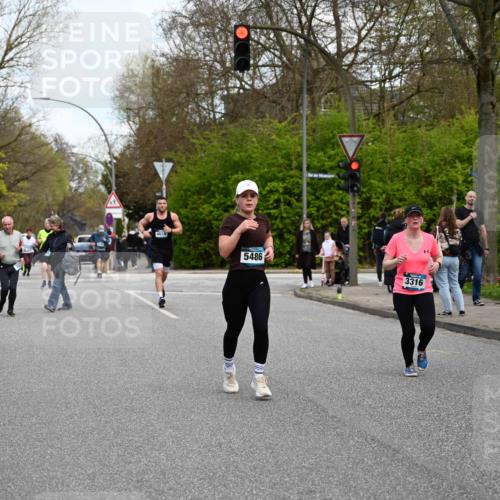 12.04.2026 - 45. Internationalen Wilhelmsburger Insellauf J. Mangold http://msf.ph/oto/9512254 12.04.2026 13:05:30 Ziel 5102, 5295, 3025, 3030, 5476, 4105, 3934, 5597, 5249, 5263, 5414, 4126, 3782, 3164, 4452, 4775, 5486, 4619, 3316, 4219, 4219, 5848, 2922, 3032, 4391, 5323, 4432, 4236, 5677, 4507, 4638 meine-sportfotos.de