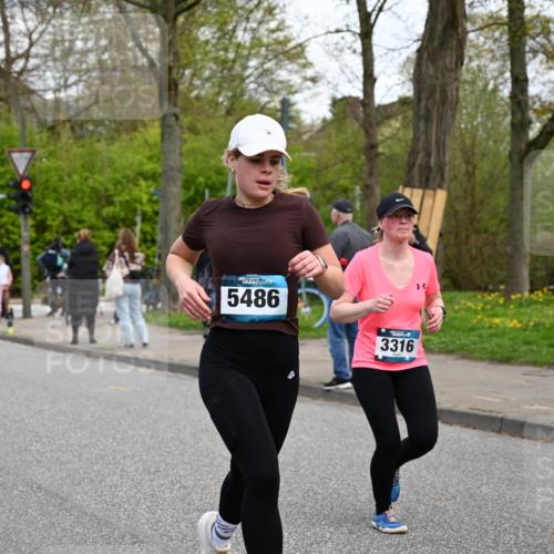 12.04.2026 - 45. Internationalen Wilhelmsburger Insellauf J. Mangold http://msf.ph/oto/9512266 12.04.2026 13:05:32 Ziel 3025, 3030, 5476, 4105, 3934, 5597, 5249, 5263, 5414, 4126, 3782, 3164, 4452, 4775, 5486, 4619, 3316, 4219, 5848, 5848, 2922, 3032, 3032, 4391, 5323, 4432, 4236, 5677, 4507, 4638, 4010, 4011, 5719, 4092 meine-sportfotos.de