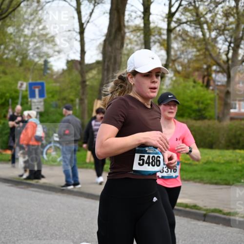 12.04.2026 - 45. Internationalen Wilhelmsburger Insellauf J. Mangold http://msf.ph/oto/9512271 12.04.2026 13:05:32 Ziel 3025, 3030, 5476, 4105, 3934, 5597, 5249, 5263, 5414, 4126, 3782, 3164, 4452, 4775, 5486, 4619, 3316, 4219, 5848, 5848, 2922, 3032, 3032, 4391, 5323, 4432, 4236, 5677, 4507, 4638, 4010, 4011, 5719, 4092 meine-sportfotos.de