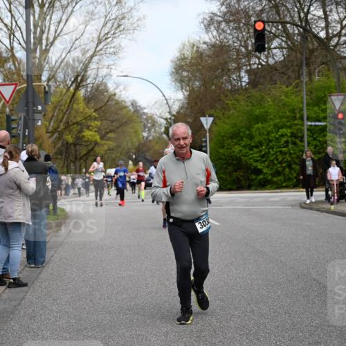 12.04.2026 - 45. Internationalen Wilhelmsburger Insellauf J. Mangold http://msf.ph/oto/9512292 12.04.2026 13:05:36 Ziel 3934, 5597, 5249, 5263, 5414, 4126, 3782, 3164, 4452, 4775, 5486, 4619, 3316, 4219, 5848, 2922, 3032, 4391, 5323, 4432, 4236, 5677, 4507, 4638, 4010, 4011, 5719, 4092, 4819, 5588, 2335, 4897, 2584, 3591, 5859 meine-sportfotos.de