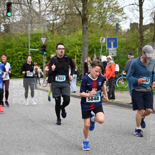 12.04.2026 - 45. Internationalen Wilhelmsburger Insellauf J. Mangold http://msf.ph/oto/9512338 12.04.2026 13:05:46 Ziel 3782, 3164, 4452, 4775, 5486, 4619, 3316, 4219, 5848, 2922, 3032, 4391, 4391, 5323, 4432, 4236, 5677, 4507, 4638, 4010, 4011, 5719, 4092, 4819, 5588, 2335, 4897, 2584, 3591, 4897, 2584, 3591, 5859, 4657, 4006, 5218, 4133, 3264, 4091, 3278, 3877, 3943, 3804, 3270, 2008 meine-sportfotos.de