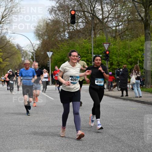 12.04.2026 - 45. Internationalen Wilhelmsburger Insellauf J. Mangold http://msf.ph/oto/9512384 12.04.2026 13:05:56 Ziel 5848, 2922, 3032, 4391, 5323, 4432, 4236, 5677, 4507, 4638, 4010, 4011, 5719, 4092, 4092, 4819, 5588, 2335, 4897, 2584, 3591, 5859, 4657, 4006, 5218, 4133, 3264, 4091, 3278, 3877, 3943, 3804, 3943, 3804, 3270, 2008, 3611, 5210, 4234, 4705, 4745, 3869, 3866, 2536, 4510, 4078, 4641, 4821, 4408, 3862, 4248 meine-sportfotos.de