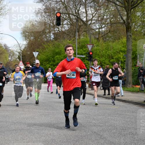 12.04.2026 - 45. Internationalen Wilhelmsburger Insellauf J. Mangold http://msf.ph/oto/9512404 12.04.2026 13:06:00 Ziel 2922, 3032, 4391, 5323, 4432, 4236, 5677, 4507, 4638, 4010, 4011, 5719, 4092, 4819, 5588, 2335, 4897, 2584, 3591, 5859, 4657, 4006, 5218, 4133, 3264, 4091, 3278, 3877, 3943, 3804, 3270, 2008, 3611, 5210, 4234, 4705, 4745, 3869, 3866, 2536, 4510, 4078, 4641, 4821, 4408, 3862, 4248, 4044, 5354 meine-sportfotos.de