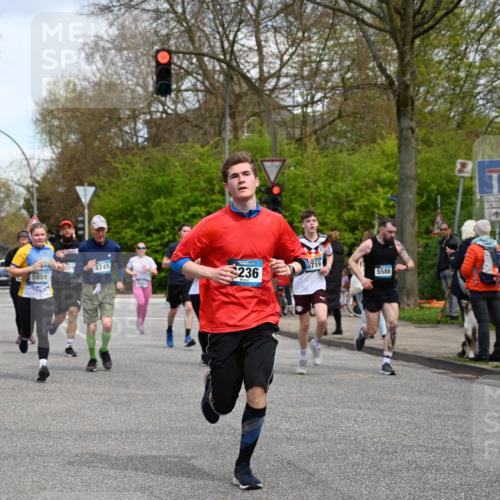 12.04.2026 - 45. Internationalen Wilhelmsburger Insellauf J. Mangold http://msf.ph/oto/9512407 12.04.2026 13:06:01 Ziel 2922, 3032, 4391, 5323, 4432, 4236, 5677, 4507, 4638, 4010, 4011, 5719, 4092, 4819, 5588, 2335, 4897, 2584, 3591, 5859, 4657, 4006, 5218, 4133, 3264, 4091, 3278, 3877, 3943, 3804, 3270, 2008, 3611, 5210, 5210, 4234, 4705, 4745, 3869, 3866, 2536, 4510, 4078, 4641, 4821, 4408, 3862, 4248, 4044, 5354 meine-sportfotos.de