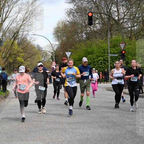 12.04.2026 - 45. Internationalen Wilhelmsburger Insellauf J. Mangold http://msf.ph/oto/9512415 12.04.2026 13:06:02 Ziel 2922, 3032, 4391, 5323, 4432, 4236, 5677, 4507, 4638, 4010, 4011, 5719, 4092, 4819, 5588, 2335, 4897, 2584, 3591, 5859, 4657, 4006, 4657, 4006, 5218, 4133, 3264, 4091, 3278, 3877, 3943, 3804, 3270, 2008, 3611, 5210, 4234, 4705, 4745, 3869, 3866, 2536, 4510, 4078, 4641, 4821, 4408, 3862, 4248, 4044, 5354, 5587 meine-sportfotos.de