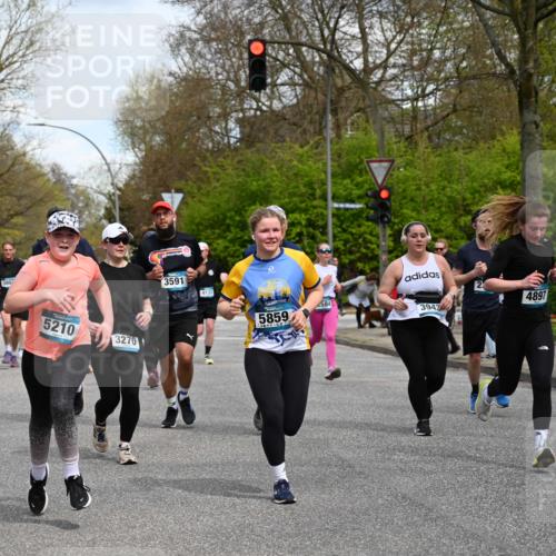 12.04.2026 - 45. Internationalen Wilhelmsburger Insellauf J. Mangold http://msf.ph/oto/9512426 12.04.2026 13:06:03 Ziel 2922, 3032, 4391, 5323, 4432, 4236, 5677, 4507, 4638, 4010, 4011, 5719, 4092, 4819, 5588, 2335, 4897, 2584, 3591, 5859, 4657, 4006, 5218, 4133, 3264, 4091, 3278, 3877, 3943, 3804, 3270, 2008, 3611, 5210, 4234, 4705, 4745, 3869, 3866, 2536, 4510, 4078, 4641, 4821, 4408, 3862, 4248, 4044, 5354, 5587, 4122 meine-sportfotos.de
