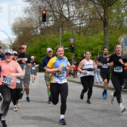 12.04.2026 - 45. Internationalen Wilhelmsburger Insellauf J. Mangold http://msf.ph/oto/9512430 12.04.2026 13:06:03 Ziel 2922, 3032, 4391, 5323, 4432, 4236, 5677, 4507, 4638, 4010, 4011, 5719, 4092, 4819, 5588, 2335, 4897, 2584, 3591, 5859, 4657, 4006, 5218, 4133, 3264, 4091, 3278, 3877, 3943, 3804, 3270, 2008, 3611, 5210, 4234, 4705, 4745, 3869, 3866, 2536, 4510, 4078, 4641, 4821, 4408, 3862, 4248, 4044, 5354, 5587, 4122 meine-sportfotos.de