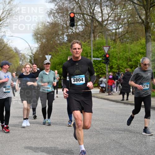 12.04.2026 - 45. Internationalen Wilhelmsburger Insellauf J. Mangold http://msf.ph/oto/9512470 12.04.2026 13:06:08 Ziel 3032, 4391, 5323, 4432, 4236, 5677, 4507, 4638, 4010, 4011, 5719, 4092, 4819, 5588, 2335, 4897, 2584, 3591, 5859, 4657, 4006, 5218, 4133, 3264, 4091, 3278, 3877, 3943, 3804, 3943, 3804, 3270, 2008, 3611, 5210, 4234, 4705, 4745, 3869, 3866, 2536, 4510, 4078, 4641, 4821, 4408, 3862, 4248, 4408, 3862, 4248, 4044, 5354, 5587, 4122, 5665, 4280, 5132, 5203, 4496, 2804, 4479 meine-sportfotos.de