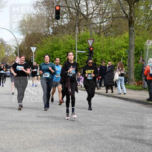 12.04.2026 - 45. Internationalen Wilhelmsburger Insellauf J. Mangold http://msf.ph/oto/9512524 12.04.2026 13:06:20 Ziel 4010, 4011, 5719, 4092, 4819, 5588, 2335, 4897, 2584, 3591, 5859, 4657, 4006, 5218, 4133, 3264, 4091, 3278, 3877, 3943, 3804, 3270, 2008, 3611, 5210, 4234, 4705, 4745, 3869, 3866, 2536, 4510, 4078, 4641, 4821, 4408, 3862, 4248, 4408, 3862, 4248, 4044, 5354, 5587, 4122, 5665, 4280, 5132, 5203, 4496, 2804, 4479, 4114, 4173, 4729, 4273, 3292, 5510 meine-sportfotos.de
