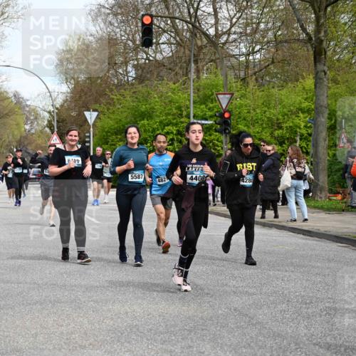 12.04.2026 - 45. Internationalen Wilhelmsburger Insellauf J. Mangold http://msf.ph/oto/9512528 12.04.2026 13:06:20 Ziel 4010, 4011, 5719, 4092, 4819, 5588, 2335, 4897, 2584, 3591, 5859, 4657, 4006, 5218, 4133, 3264, 4091, 3278, 3877, 3943, 3804, 3270, 2008, 3611, 5210, 4234, 4705, 4745, 3869, 3866, 2536, 4510, 4078, 4641, 4821, 4408, 3862, 4248, 4408, 3862, 4248, 4044, 5354, 5587, 4122, 5665, 4280, 5132, 5203, 4496, 2804, 4479, 4114, 4173, 4729, 4273, 3292, 5510 meine-sportfotos.de