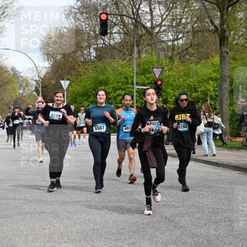 12.04.2026 - 45. Internationalen Wilhelmsburger Insellauf J. Mangold http://msf.ph/oto/9512532 12.04.2026 13:06:20 Ziel 4010, 4011, 5719, 4092, 4819, 5588, 2335, 4897, 2584, 3591, 5859, 4657, 4006, 5218, 4133, 3264, 4091, 3278, 3877, 3943, 3804, 3270, 2008, 3611, 5210, 4234, 4705, 4745, 3869, 3866, 2536, 4510, 4078, 4641, 4821, 4408, 3862, 4248, 4408, 3862, 4248, 4044, 5354, 5587, 4122, 5665, 4280, 5132, 5203, 4496, 2804, 4479, 4114, 4173, 4729, 4273, 3292, 5510 meine-sportfotos.de